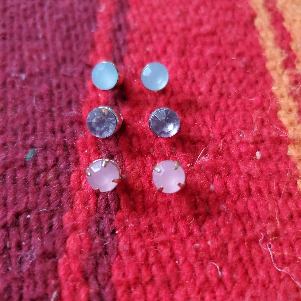 Unicorn stud trio